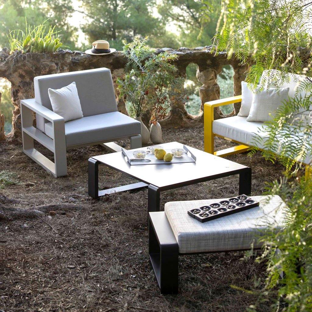 Outdoor Cocktail Tables
