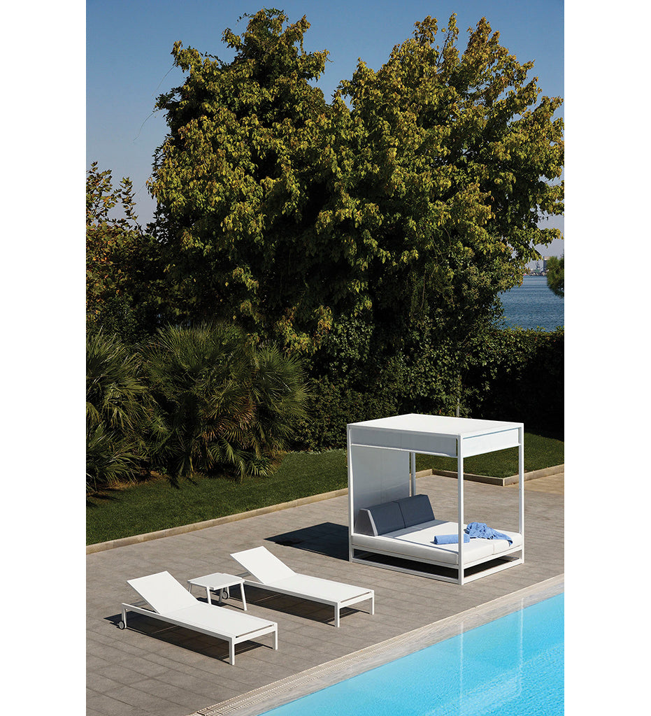 lifestyle, 10DEKA Milos Tall Sunlounger With Ext Wheels