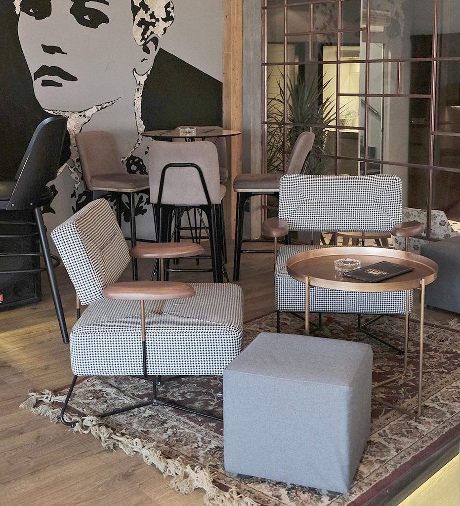 lifestyle, Almeco Efrain Lounge Chair