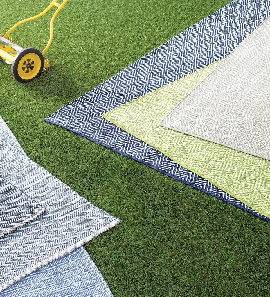 lifestyle, Dash and Albert Diamond Sprout/White Indoor/Outdoor Rug