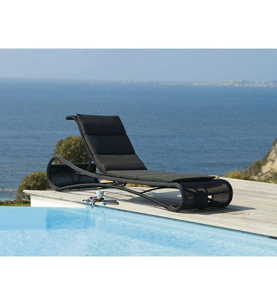 lifestyle, Cane-line Escape Outdoor Black All-Weather Weave Sunbed Chaise 5523LS