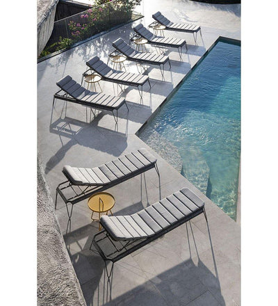 lifestyle, Cane-line Breeze Outdoor Chaise Sunbed in Light Grey All Weather Weave with Light Grey Cushion 5569L YSN96I