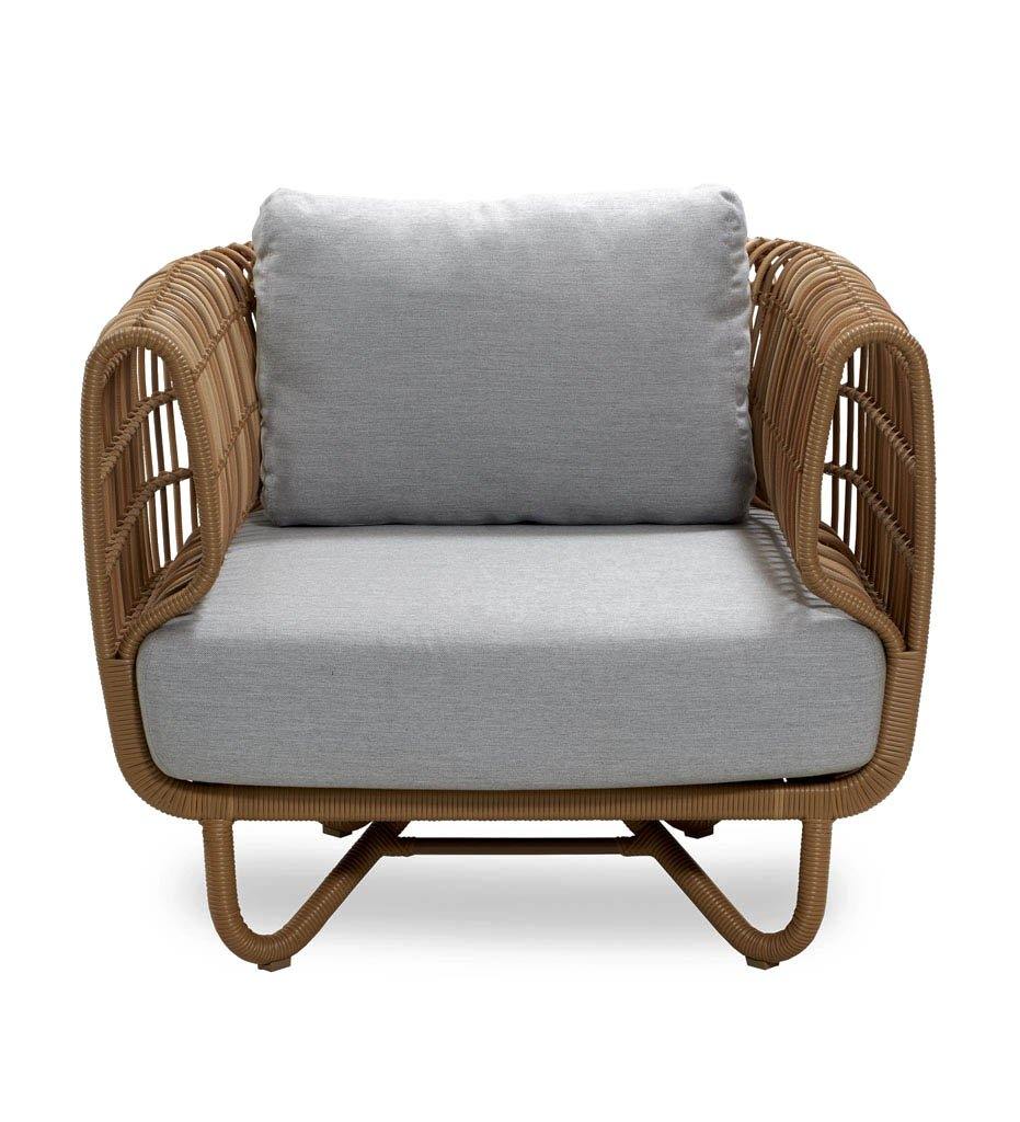 Cane-line Nest Outdoor Lounge Chair in Natural All Weather Rattan Weave and Light Grey Cushions,image:Natural USL-Light Grey Natte YSN96 # 57421USL