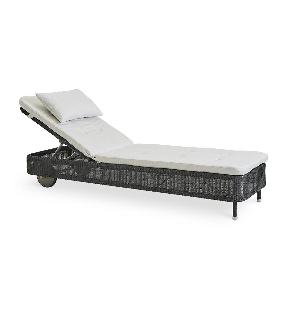 Cane-line Presley Outdoor Graphite All-Weather Rattan Sunbed Chaise 5559LG with White Cushion YSN94