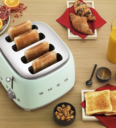 lifestyle, SMEG pastel green 4x4-slice toaster